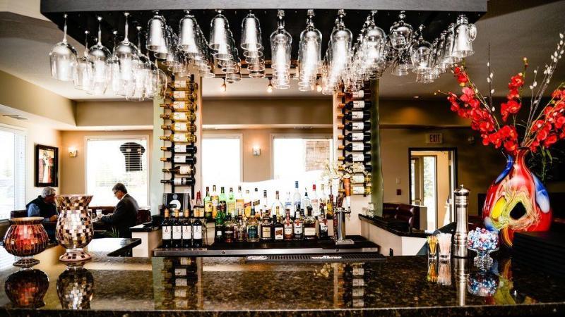 Quality Inn & Suites Edmonton International Airport Leduc Bagian luar foto