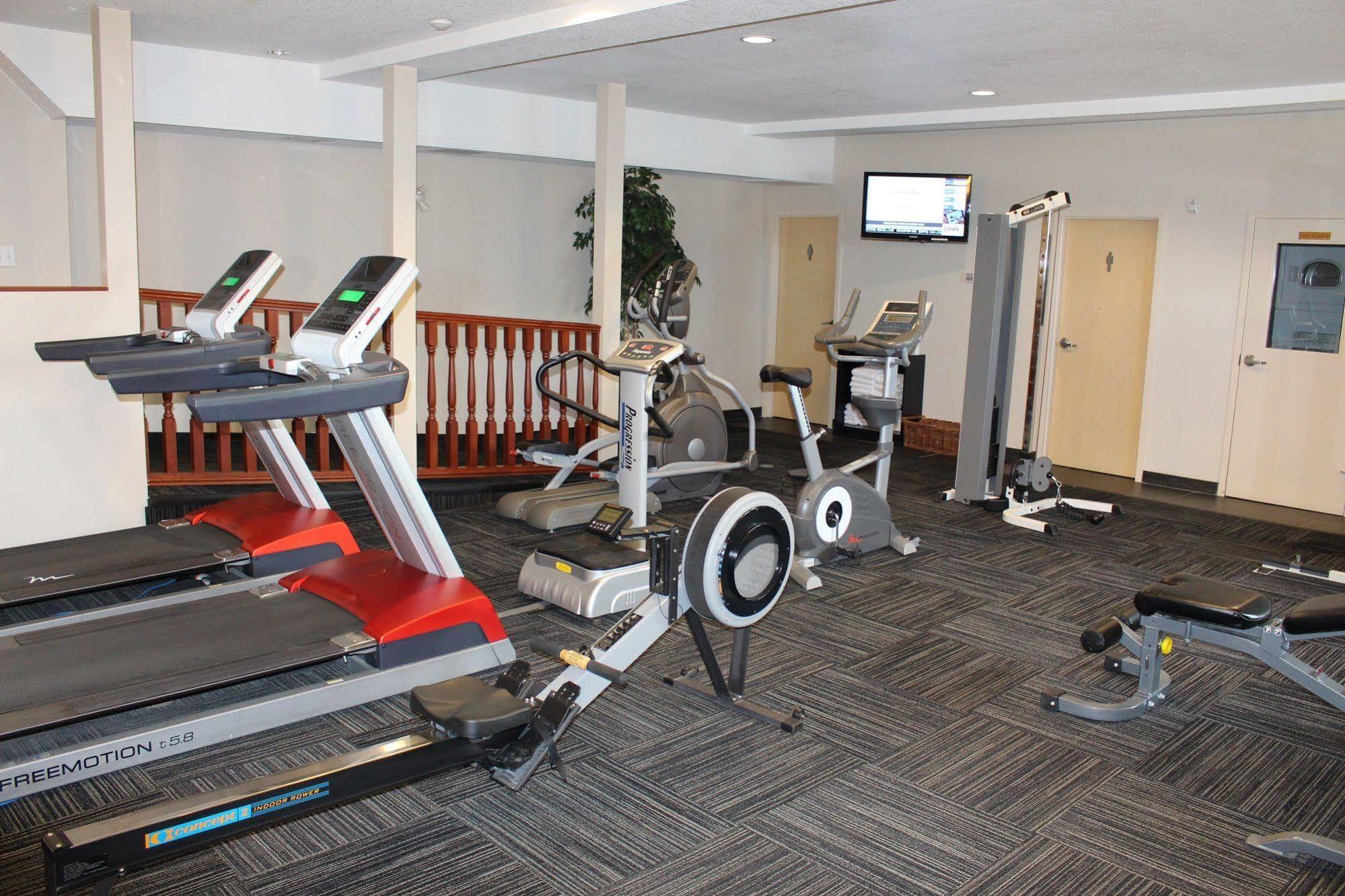 Quality Inn & Suites Edmonton International Airport Leduc Bagian luar foto